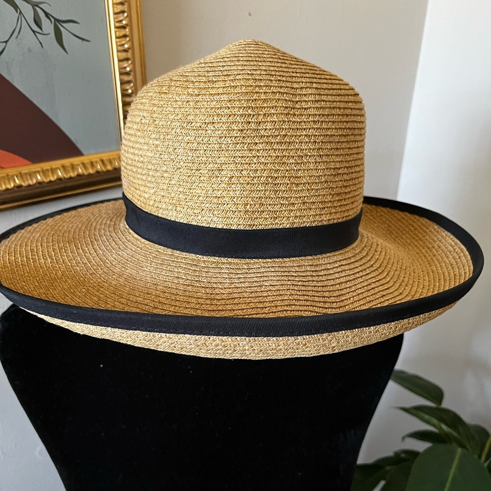 Ladies Straw Brim Hat ! NWOT!
